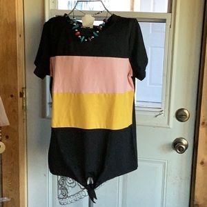 New boutique top with front tie short sleeves size small
